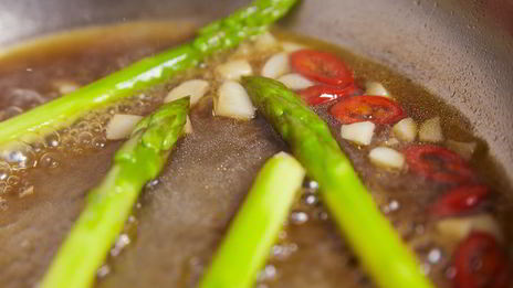 стейк из лосося с овощами