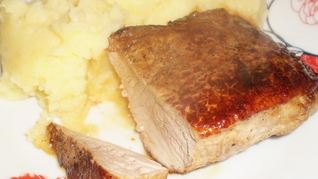 Стейк из свинины на сковороде