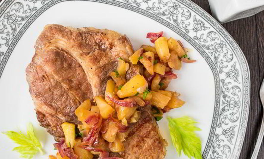 Рецепт стейка из свинины с яблочным чатни