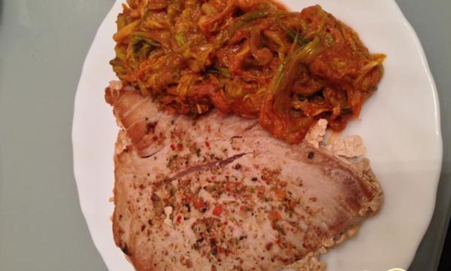 Рецепт стейка из тунца с черемшой