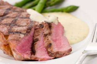 Стейк под соусом бернез со спаржей