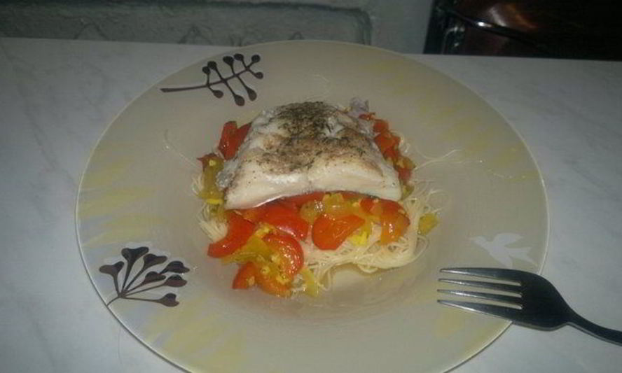 Рецепт стейка трески с пастой из перцев и чеснока