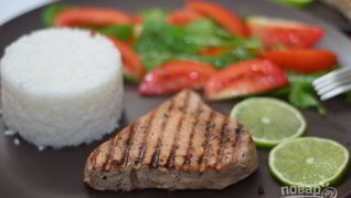 Стейк тунца на гриле