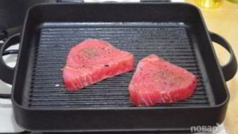 стейк тунца на гриле