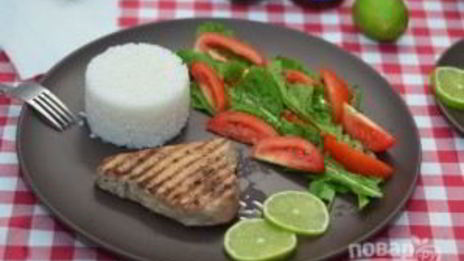 стейк тунца на гриле