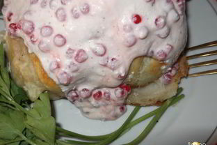 Стейки горбуши в слоеной шубке