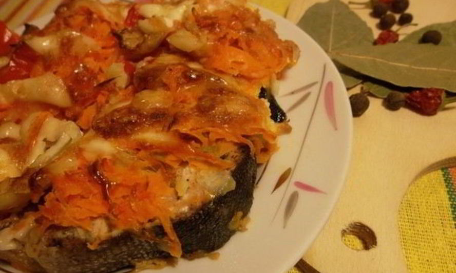 Рецепт стейков горбуши, запеченные с овощами