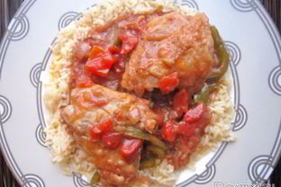 Стейки тунца с овощным соусом