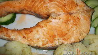 Жареный стейк из семги без масла