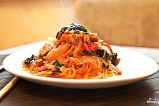 Стеклянная лапша с индейкой и шпинатом