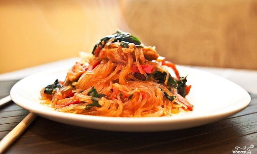 Рецепт стеклянной лапши с индейкой и шпинатом