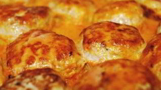 Куриные тефтели под соусом