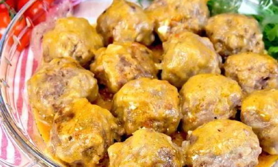 Рецепт нежных тефтелек в сливочно-томатном соусе