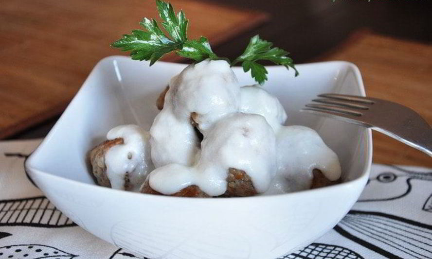 Рецепт тефтелей под сливочным соусом