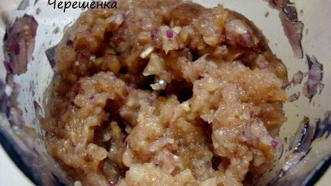 тефтели с грибами, запеченные в духовке в томатно-сметанном соусе