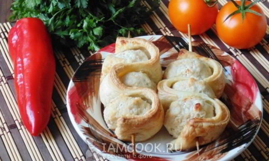 Рецепт тефтелей со слоеным тестом на шпажках