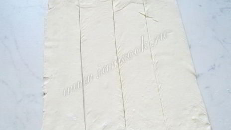 тефтели со слоеным тестом на шпажках