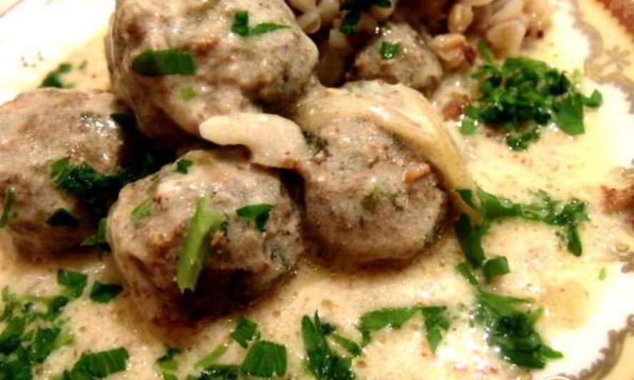 Рецепт тефтелей со сметанным соусом