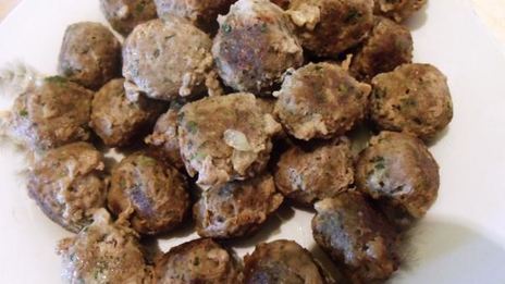 тефтели со сметанным соусом