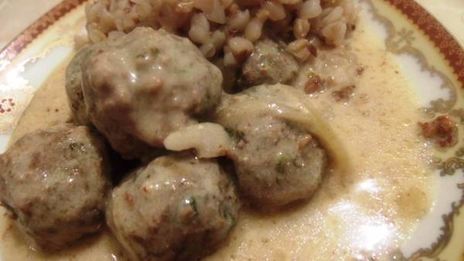 тефтели со сметанным соусом