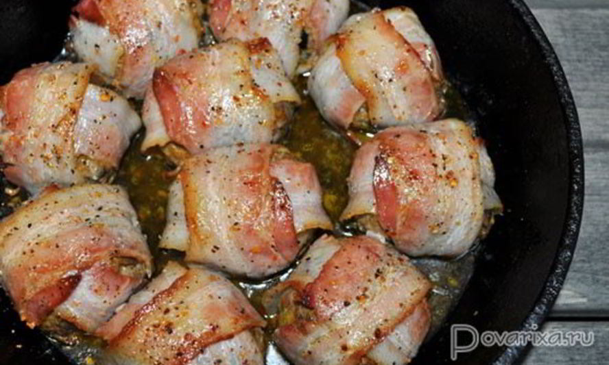 Рецепт запеченных тефтелей в беконе