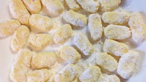 ленивые вареники с шафраном и лимонной цедрой