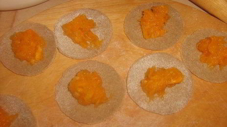 ржаные вареники с тыквой на пару, постные