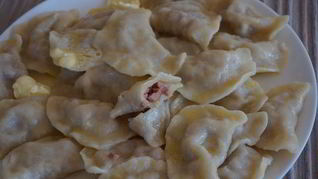 Вареники с колбасой