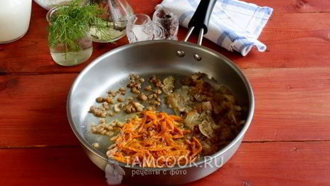 вареники с квашеной капустой и салом