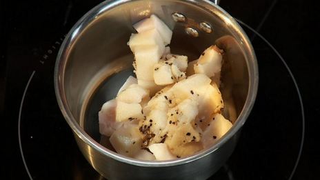 вареники со свининой и зелеными сливами