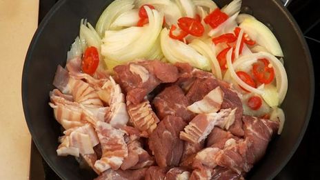 вареники со свининой и зелеными сливами