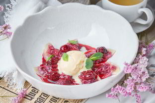 Вареники вишневые с пломбиром