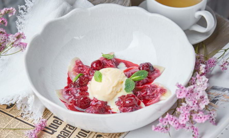 Рецепт вареников вишневых с пломбиром