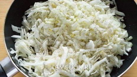 золотистые вареники с капустой