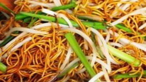 яичная лапша с соевым соусом