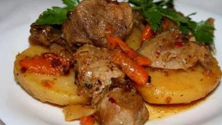 Свиное жаркое с картофелем