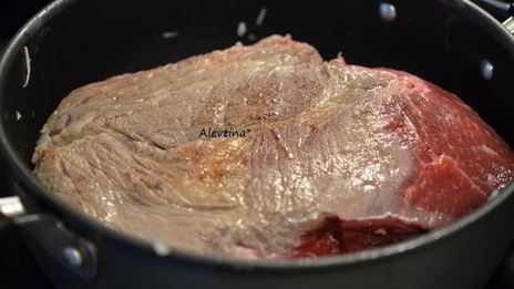 жаркое из говядины с кофейным соусом