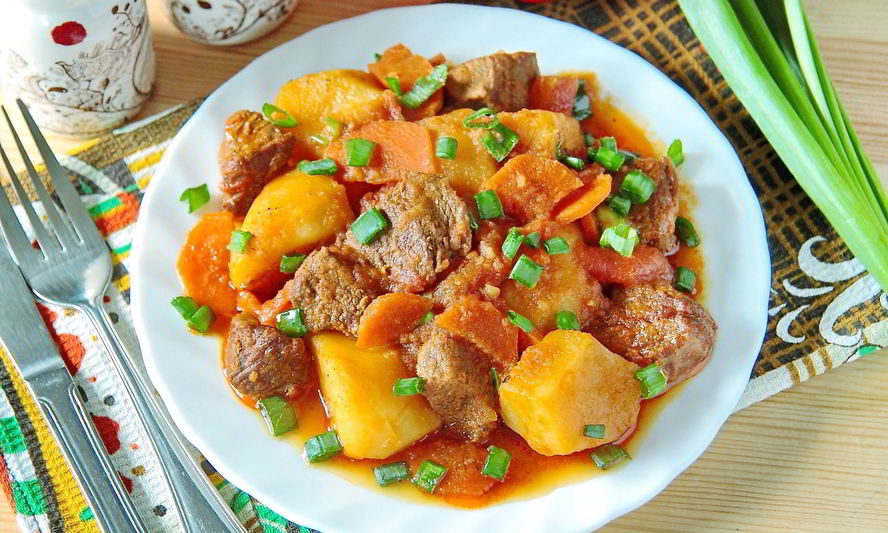 Рецепт жаркого из говядины с зеленым луком