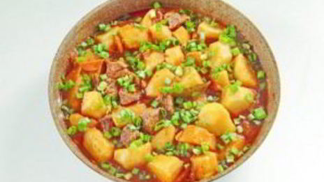 жаркое из говядины с зеленым луком