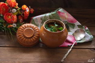 Жаркое из курицы в горшочке