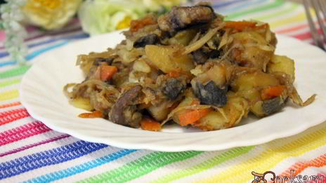 жаркое из свинины с картофелем и сушеными грибами