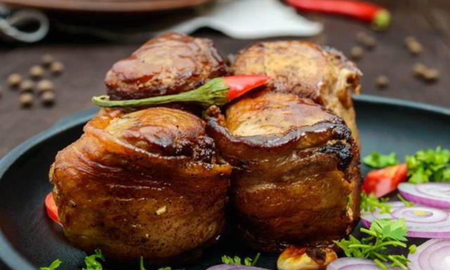 Рецепт жаркого из свинины с тимьяном и беконом