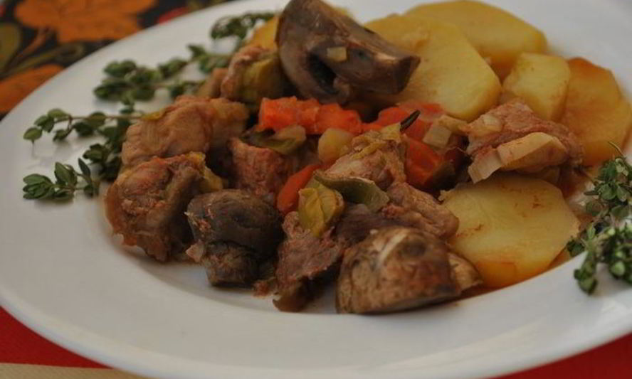 Рецепт жаркого с мясом и картофелем по-новому