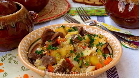 жаркое с мясом в горшочках