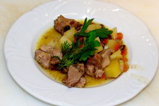 Жаркое со свининой и картошкой в мультиварке