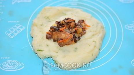 картофельные зразы с грибами в духовке