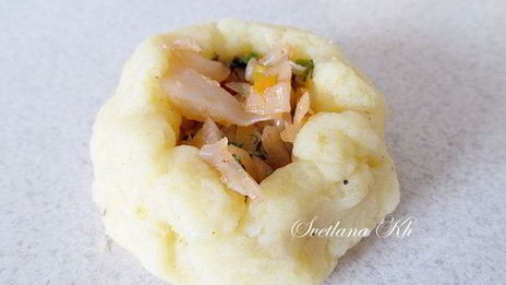 картофельные зразы с капустой, запеченные в духовке
