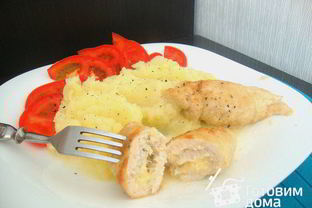 Куриные зразы с сыром в сырном соусе