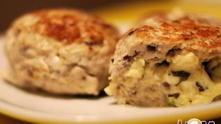 Мясные зразы с сыром и яйцом