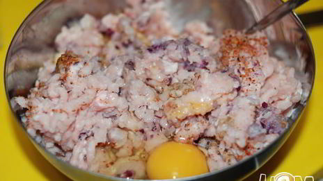 мясные зразы с сыром и яйцом